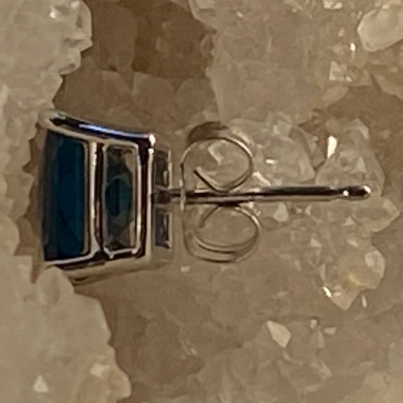 ❌❌❌SOLD❌❌❌ 14Kt White Gold 2.5 tcw Leach & Garner London Blue Topaz Studs - Picture 3 of 9